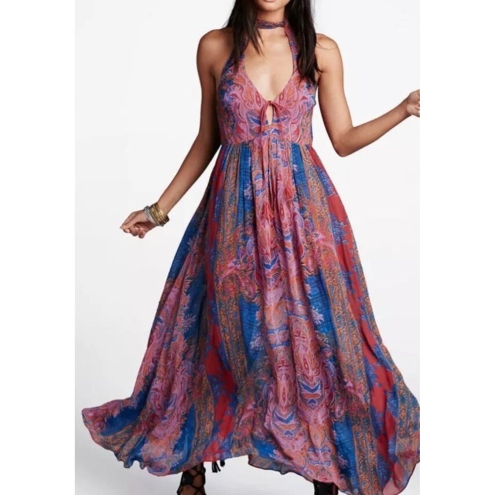 Free People Unattainable Blue Red Paisley Print Halter Flowy Maxi Dress Size 0 - Picture 2 of 13